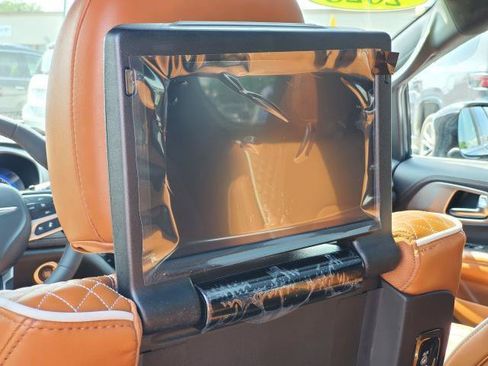 Used 2025 Chrysler Pacifica Pinnacle FWD image 30