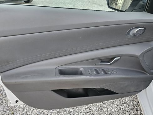 Used 2022 Hyundai Elantra SEL image 17