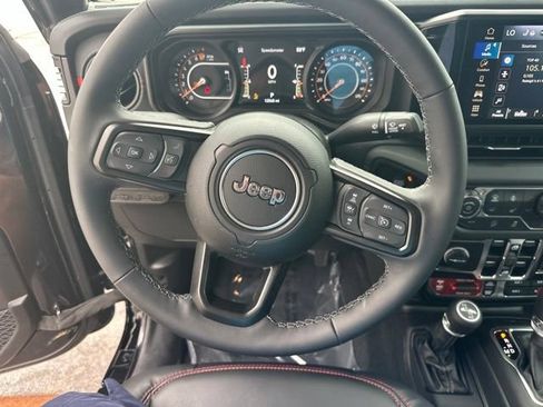 Used 2026 Jeep Gladiator Rubicon w/ Safety Group AWD/4WD image 22