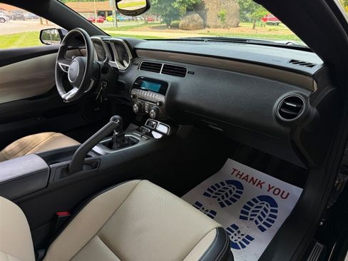 Used 2010 Chevrolet Camaro SS RWD image 57