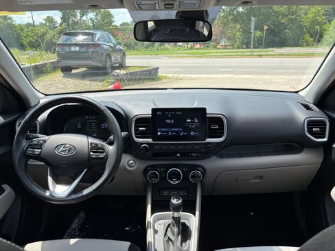 Used 2026 Hyundai Venue SEL FWD image 29