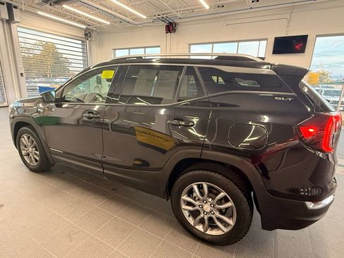 Used 2024 GMC Terrain SLT image 5
