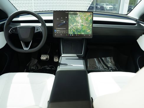 Used 2026 Tesla Model Y Long Range AWD/4WD image 8