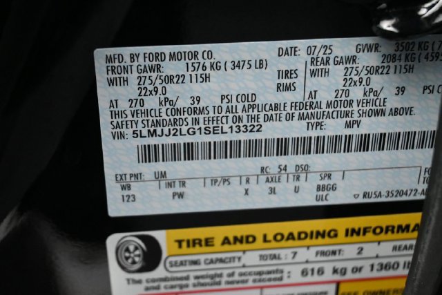 Certified 2025 Lincoln Navigator Reserve AWD/4WD image 37