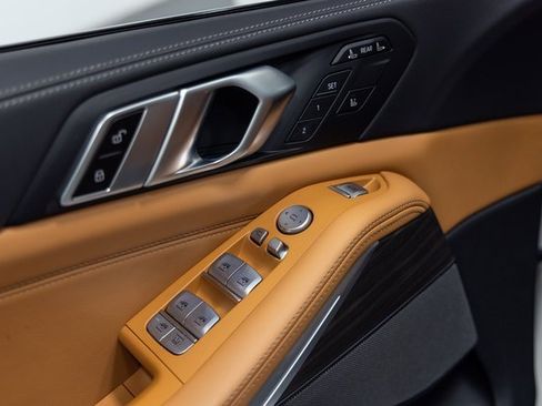 Used 2023 BMW X7 xDrive40i w/ M Sport Package image 12