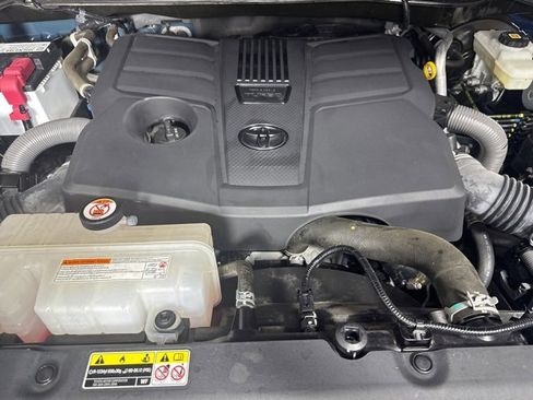 Used 2022 Toyota Tundra SR5 image 9