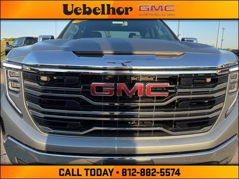 Used 2025 GMC Sierra 1500 SLT image 12