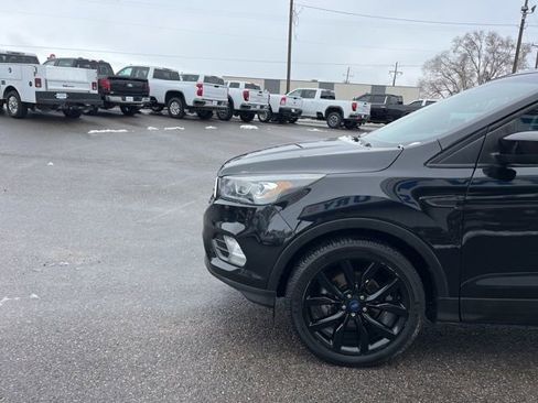Used 2018 Ford Escape SE w/ SE Sport Appearance Package image 8
