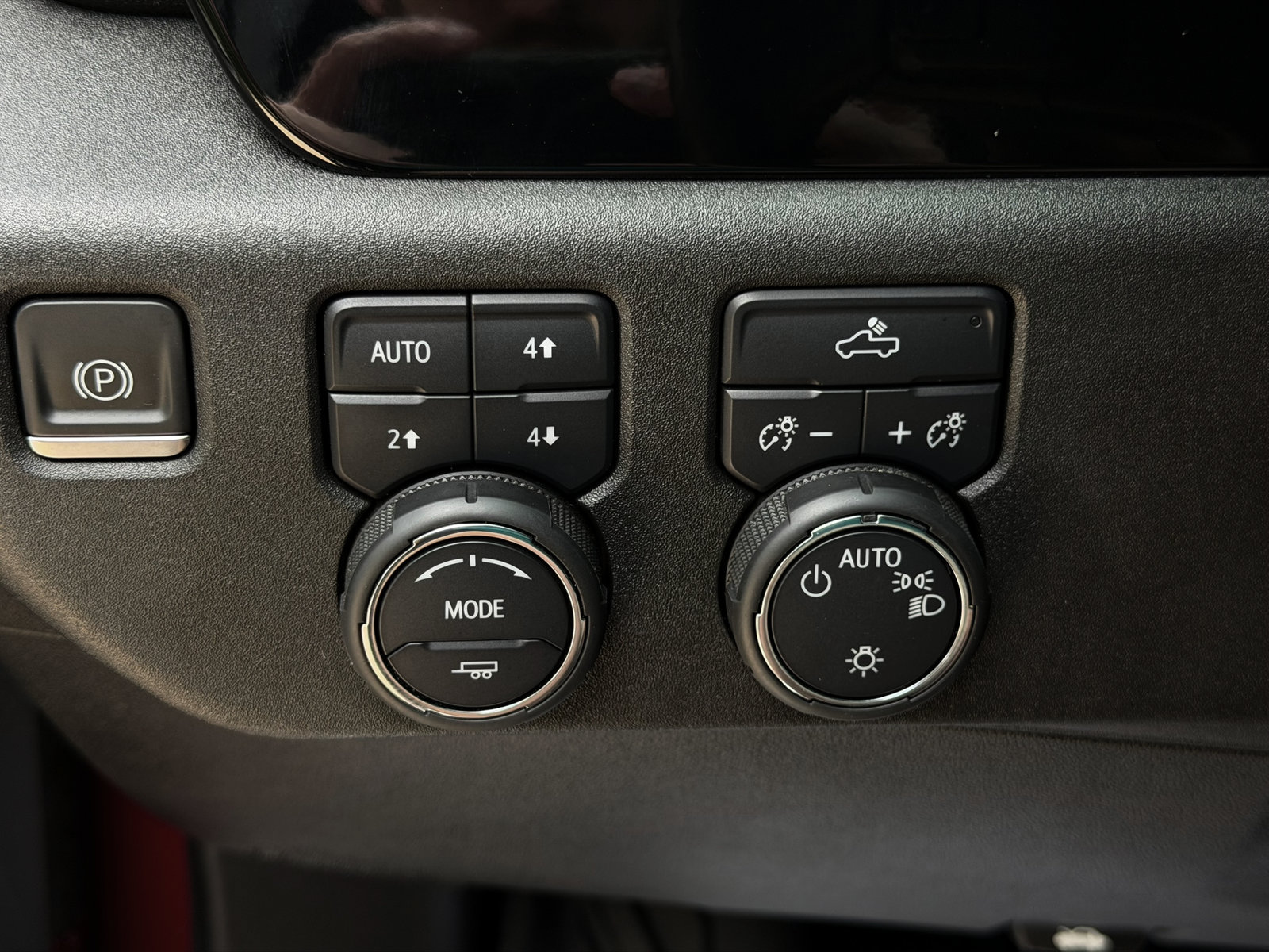 Used 2023 Chevrolet Silverado 1500 LT AWD/4WD image 25