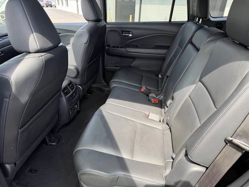 Used 2016 Honda Pilot Touring image 14