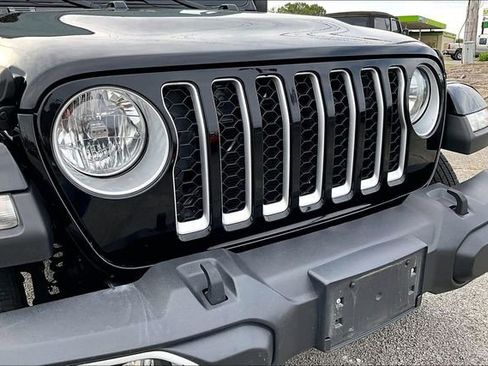 Used 2023 Jeep Gladiator Overland AWD/4WD image 27
