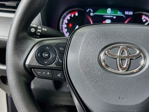 Used 2024 Toyota RAV4 LE FWD image 18