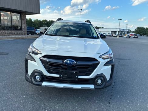 Certified 2025 Subaru Outback Limited AWD/4WD image 3