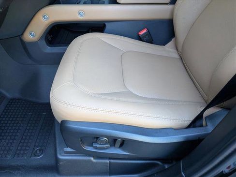 New 2026 Land Rover Defender 110 X-Dynamic SE image 4