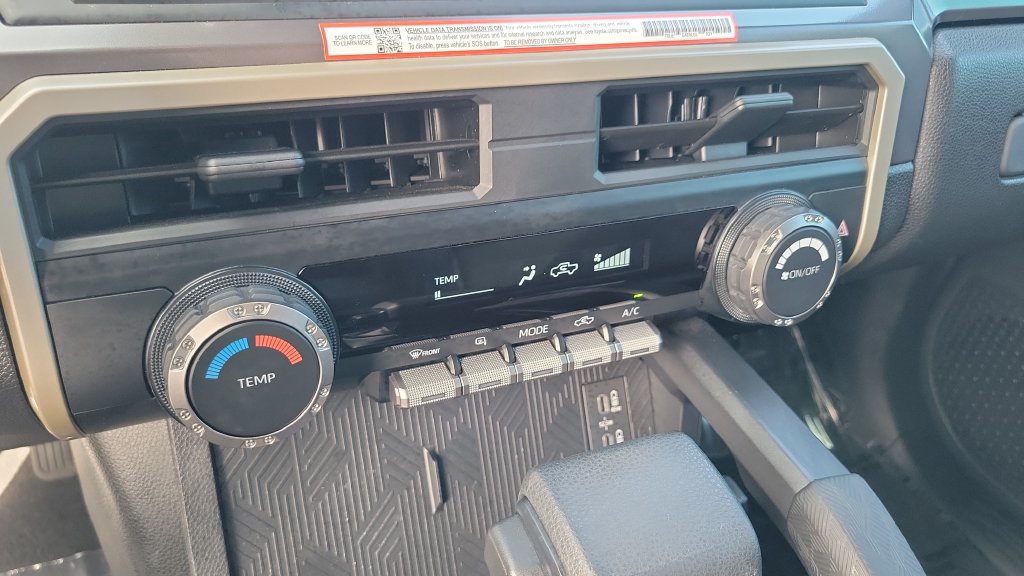 Certified 2025 Toyota Tacoma SR5 AWD/4WD image 15