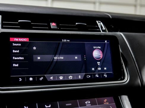 Used 2018 Land Rover Range Rover Sport SVR image 40