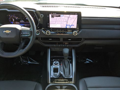 Used 2025 Chevrolet Colorado W/T image 18