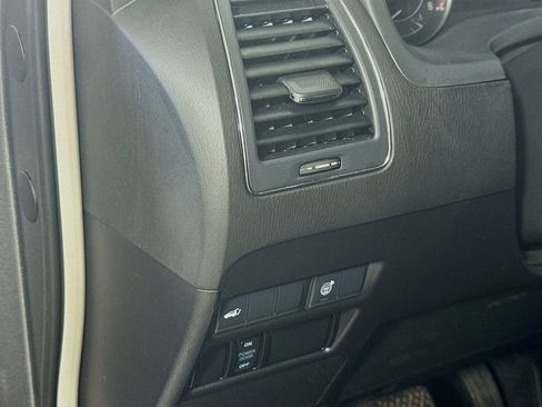 Used 2021 Nissan Armada SL w/ Captain's Chairs Package image 10