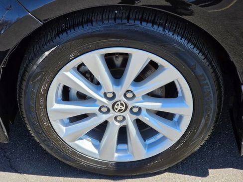 Used 2024 Toyota Corolla LE w/ LE Convenience Package image 18