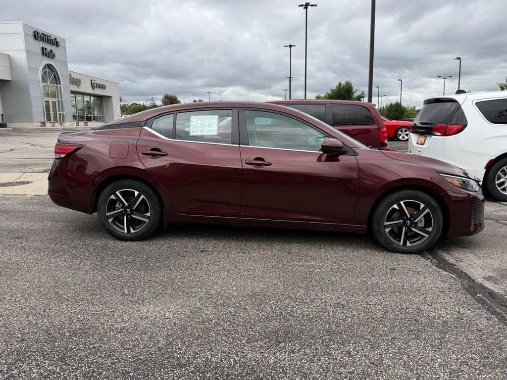 Used 2024 Nissan Sentra SV FWD image 2