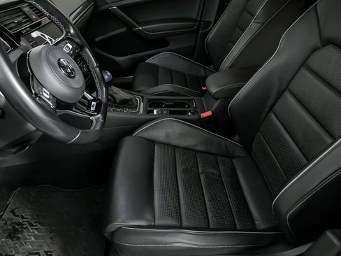 Used 2019 Volkswagen Golf 4-Door image 17