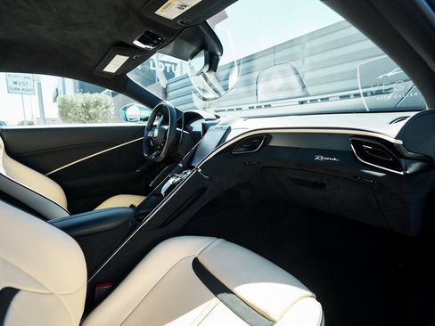 Used 2022 Ferrari Roma image 38