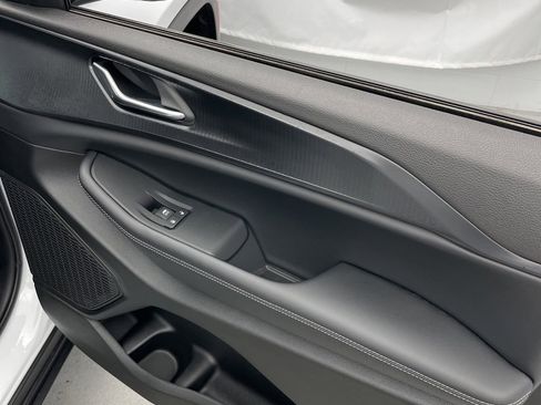 New 2025 Jeep Grand Cherokee L Altitude image 28