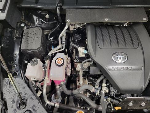 Used 2024 Toyota Highlander XLE AWD/4WD image 66