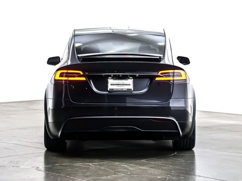 Used 2023 Tesla Model X image 4