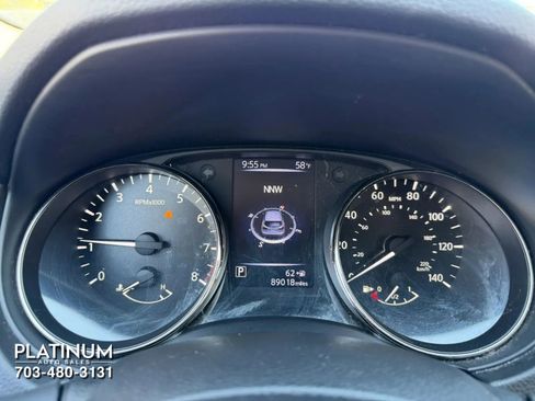 Used 2018 Nissan Rogue Sport SV w/ SV Technology Package image 9