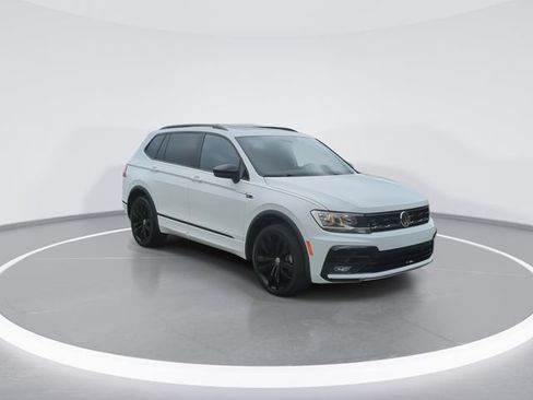 Used 2021 Volkswagen Tiguan SE AWD/4WD image 2