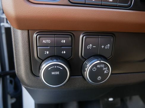 Used 2022 Chevrolet Tahoe High Country AWD/4WD image 16