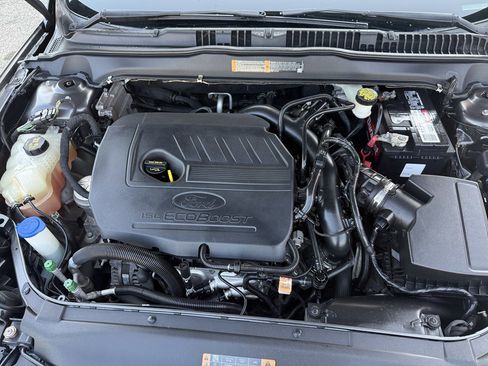 Used 2017 Ford Fusion SE w/ Equipment Group 201A FWD image 22