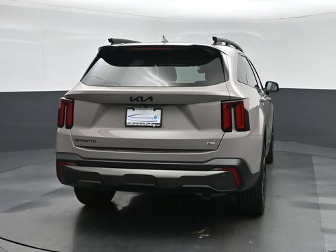Used 2025 Kia Sorento SX AWD/4WD image 6