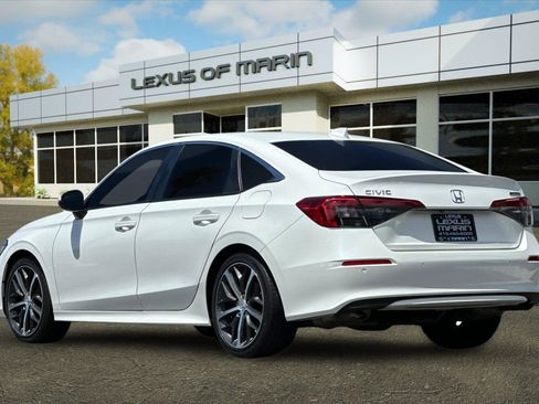 Used 2024 Honda Civic Touring image 3