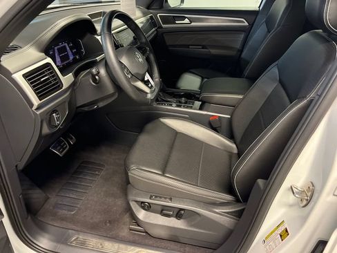 Used 2023 Volkswagen Atlas Cross Sport SEL R-Line AWD/4WD image 7