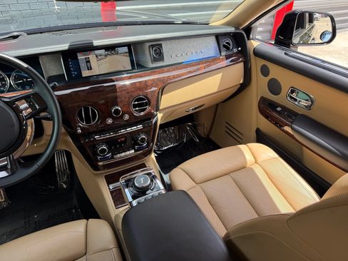 Used 2020 Rolls-Royce Phantom Extended Wheelbase RWD image 41