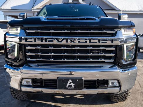 Used 2022 Chevrolet Silverado 2500 LTZ image 9