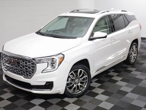 Certified 2022 GMC Terrain Denali w/ LPO, Floor Liner Package image 2