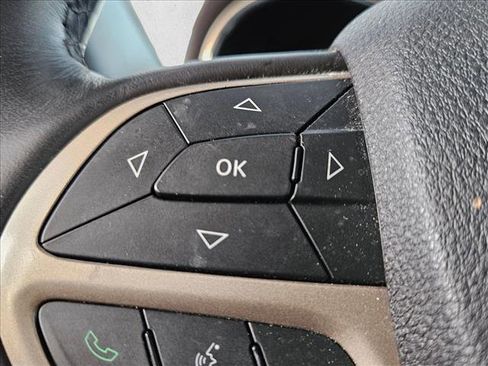 Used 2015 Jeep Grand Cherokee Altitude image 16