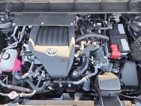 Certified 2023 Toyota Highlander LE image 13