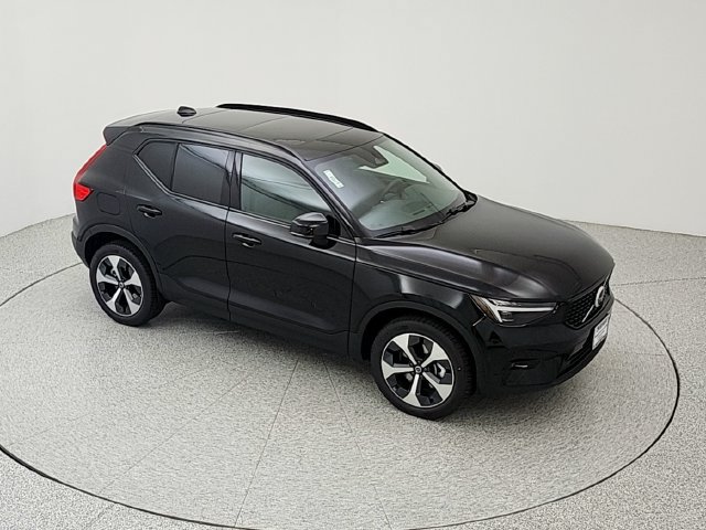 New 2026 Volvo XC40 B5 Plus w/ Protection Package Premier AWD/4WD image 15