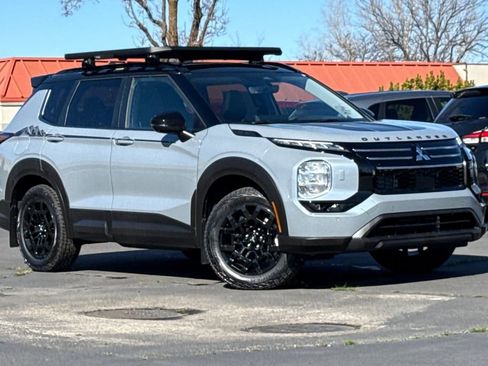New 2026 Mitsubishi Outlander AWD image 1