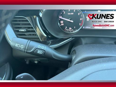 Used 2021 Buick Envision Essence image 19