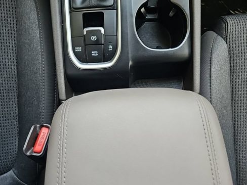 Used 2019 Hyundai Santa Fe SEL FWD image 26