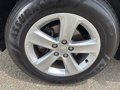 Used 2014 Toyota RAV4 XLE AWD/4WD image 9