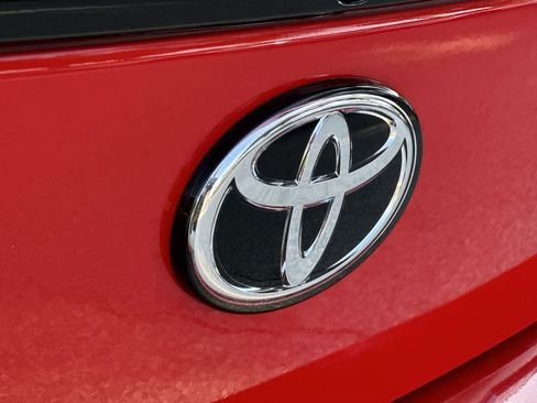 Used 2025 Toyota GR86 Premium w/ ALL Weather Mat Package (TMS) RWD image 10