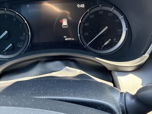 Used 2020 Toyota Highlander Limited FWD image 5
