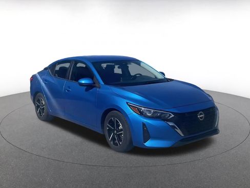 Used 2025 Nissan Sentra SV image 2