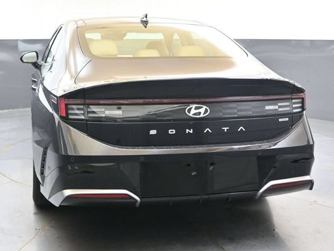 New 2026 Hyundai Sonata Limited FWD image 4